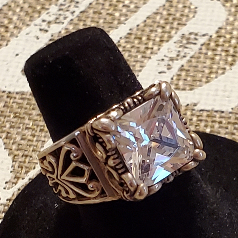 Silpada Sterling Silver Uptown Scrolled Ring - Picture 15 of 16